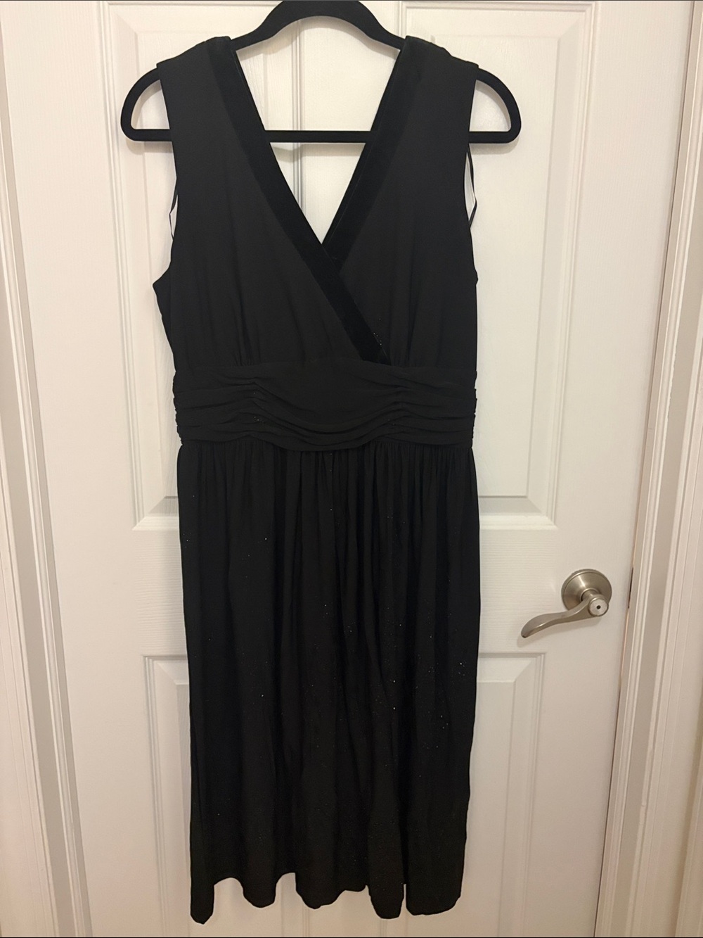 Classic Black Shimmer V-Neck Sleeveless Dress